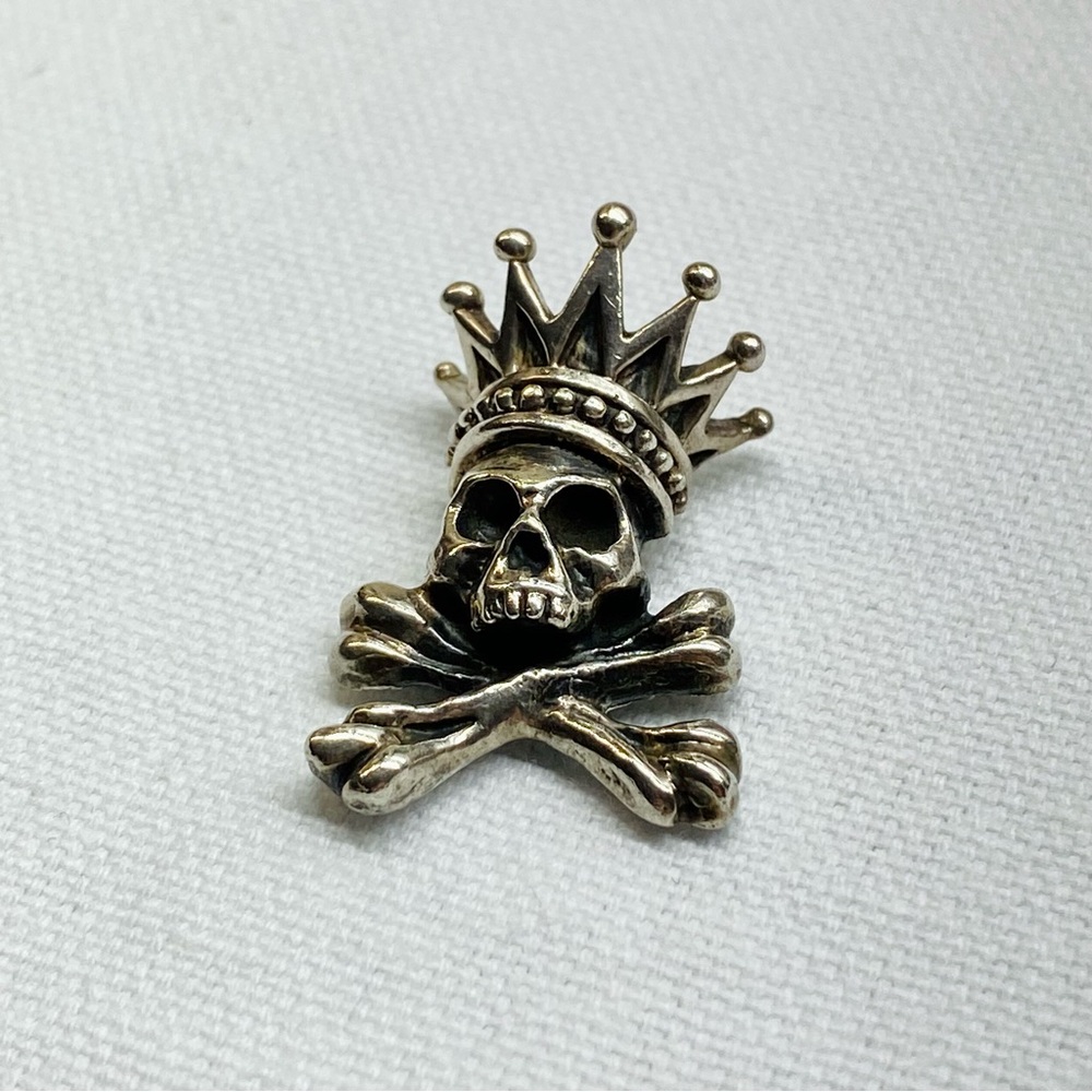 King Baby Crowned Skull & Crossbones
Pendant